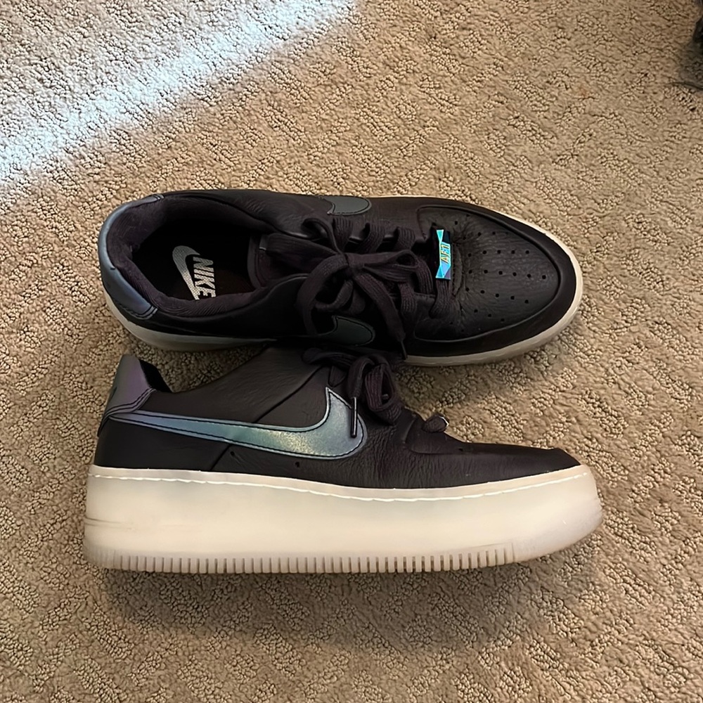 Nike Women’s Air Force 1 Sage Low LX Shoes